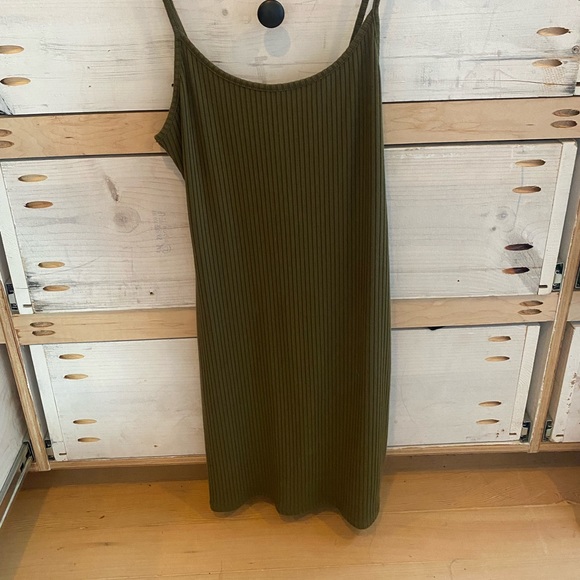 Urban outfitters green Bodycon - Picture 2 of 4